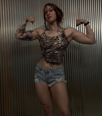 hannah_inthegym