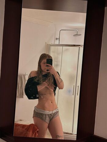 Lizzy_nb1