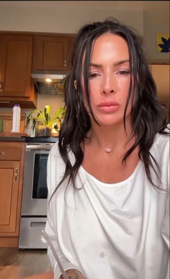 Who Is This Beautiful Mom